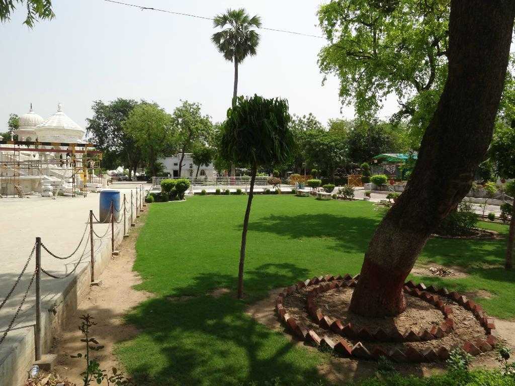 Dayal Bagh Photo 4