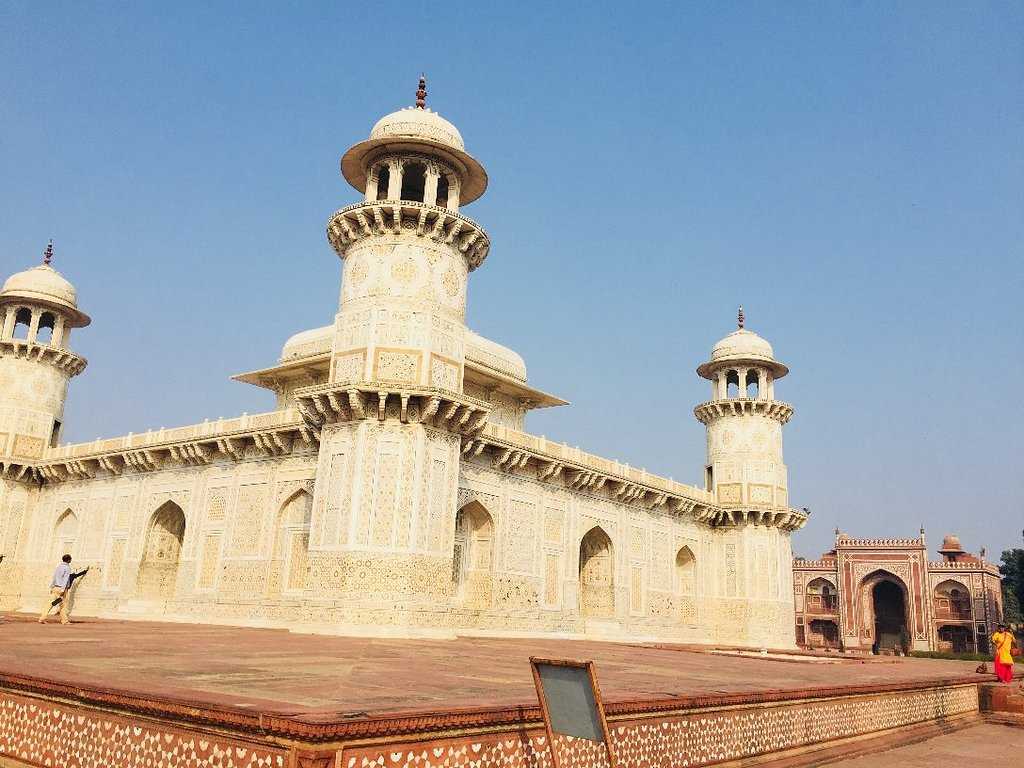 Itmad ud Daula Photo 1