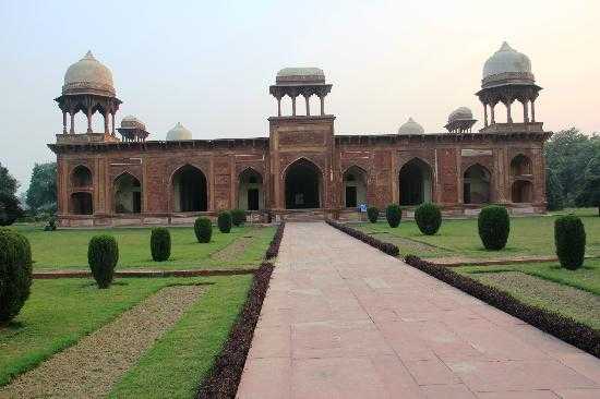Mariyams Tomb Photo 1