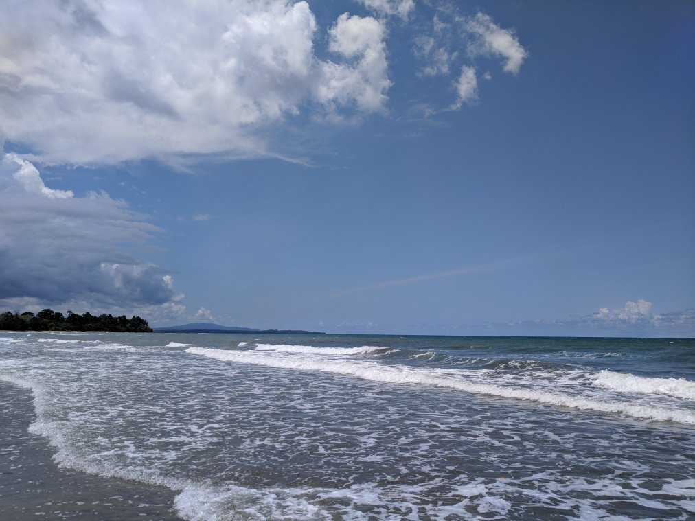 Karmatang Beach Photo 4