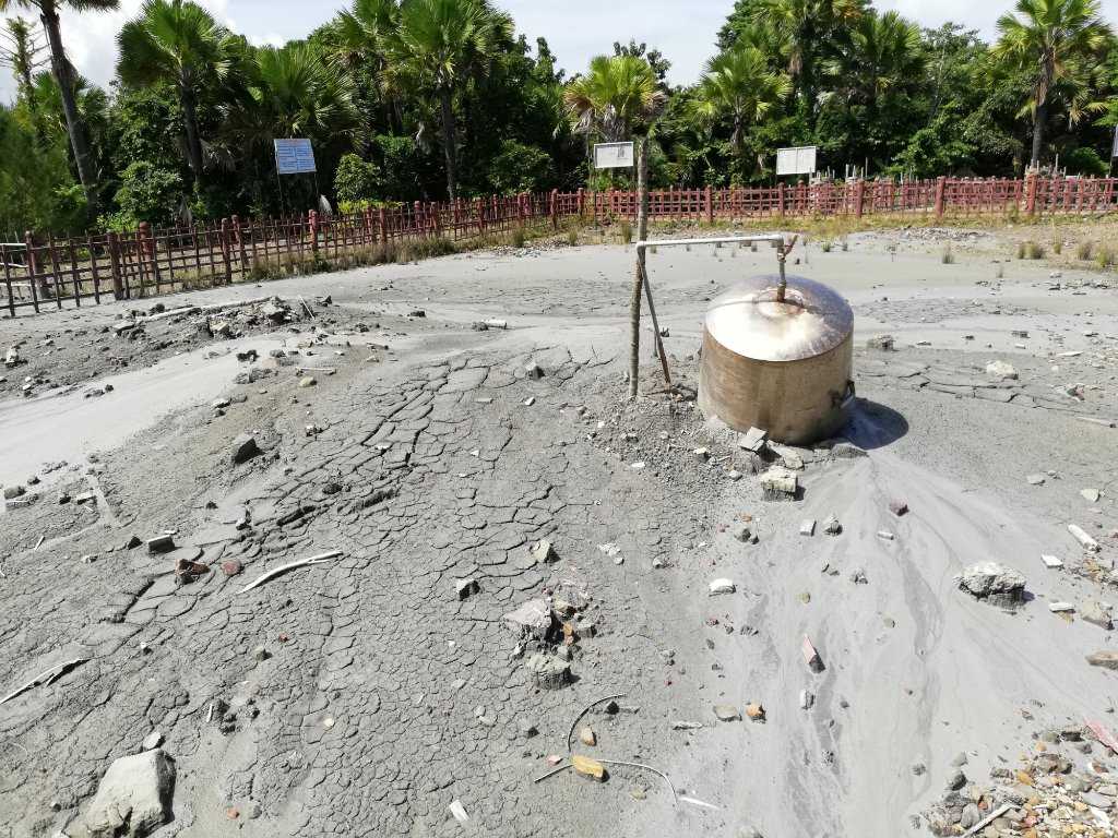 Mud Volcano Photo 4