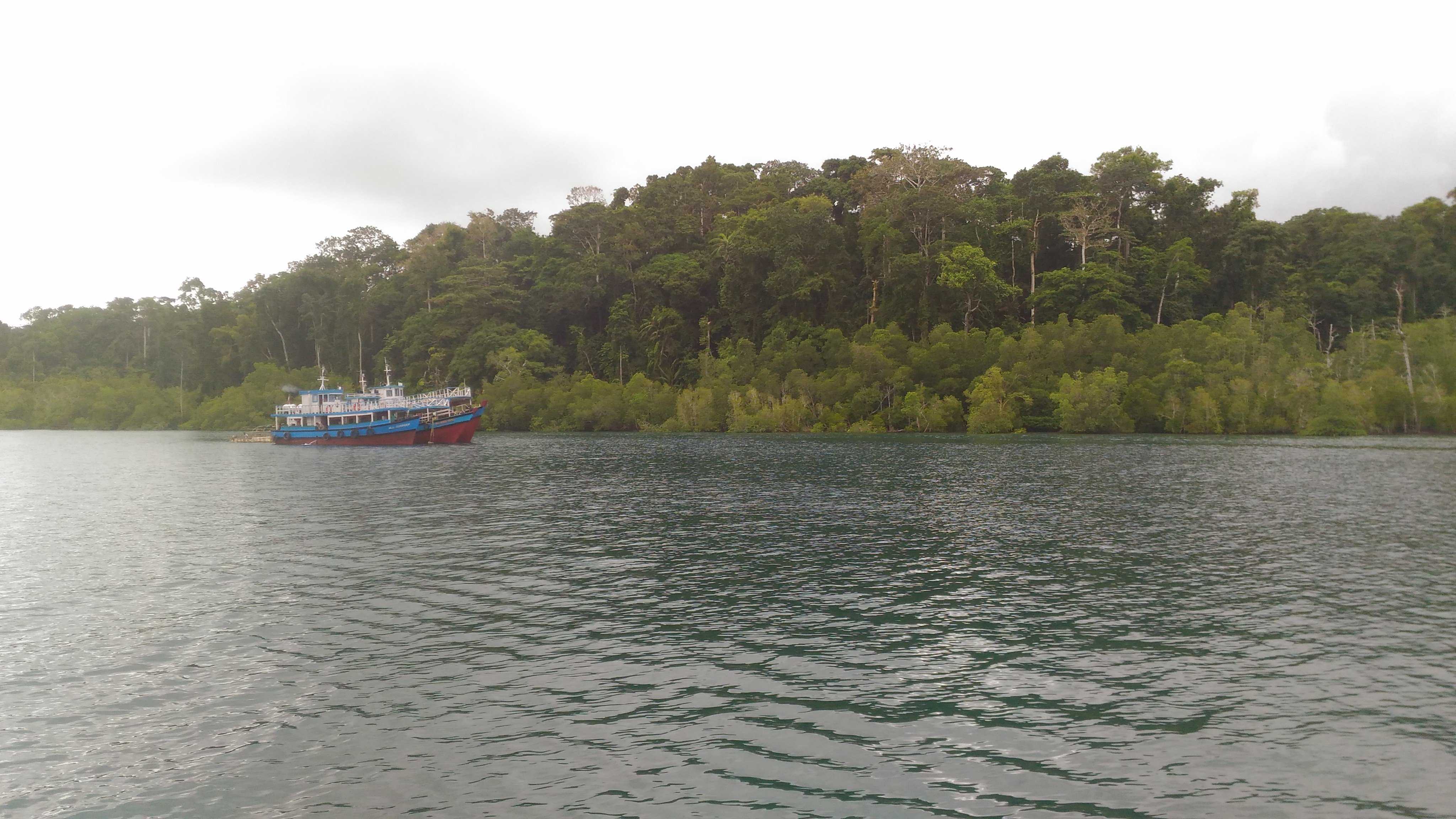 Red Skin Island Photo 2