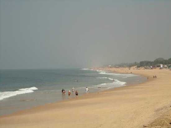 Sinquerim Beach Photo 1