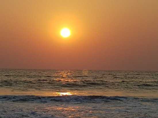 Velsao Beach Photo 2