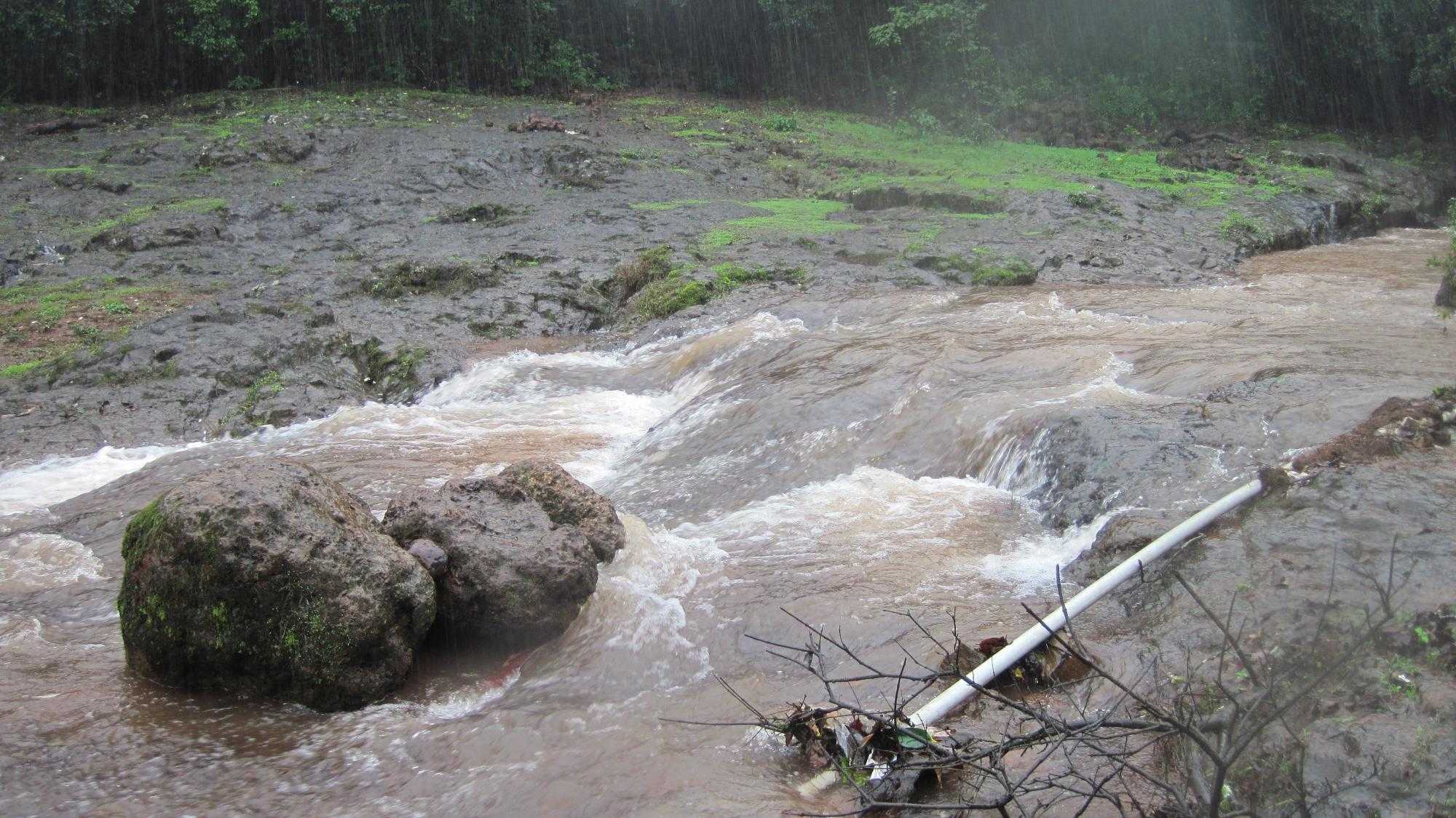 Dhobi Waterfall Mahabaleshwar Photo 2