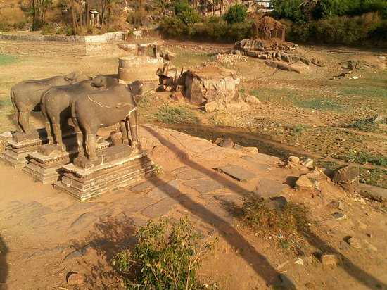 Achalgarh Fort Photo 4