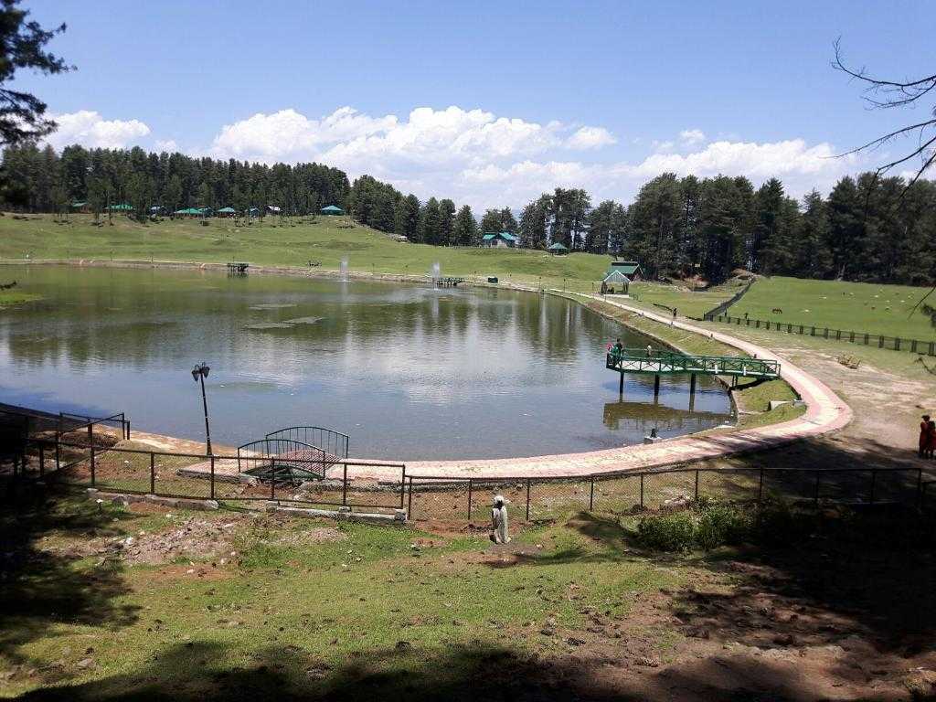 Sanasar Lake Photo 3