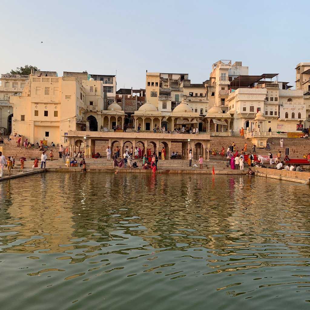 Pushkar Lake Photo 4