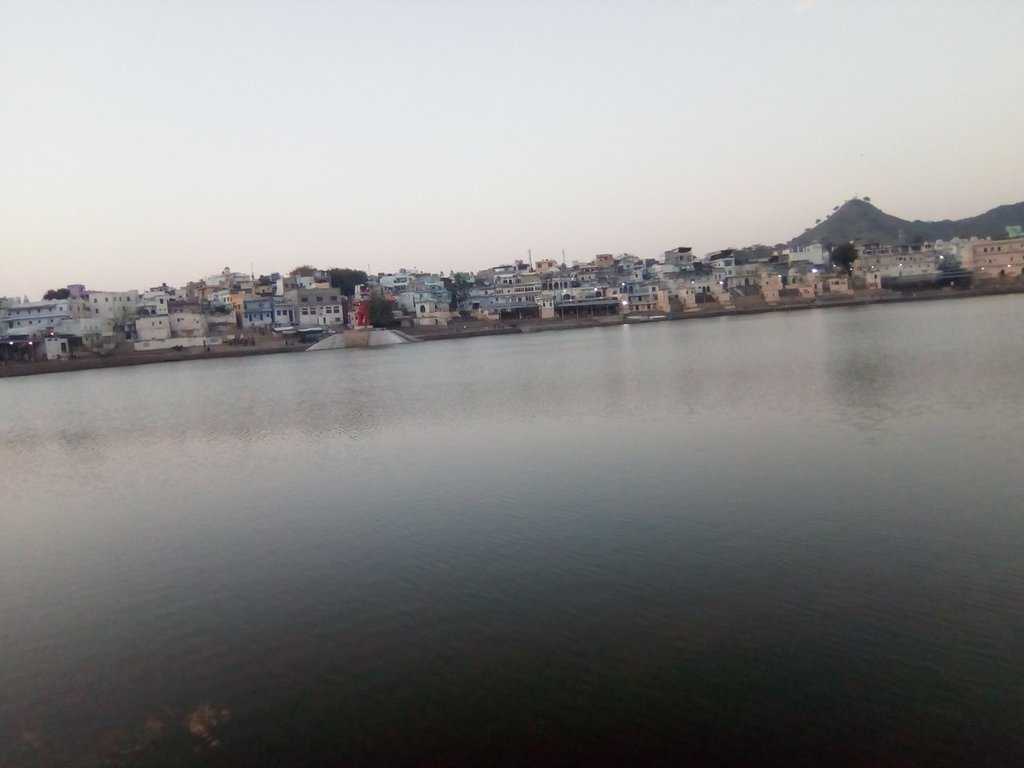 Pushkar Lake Photo 3