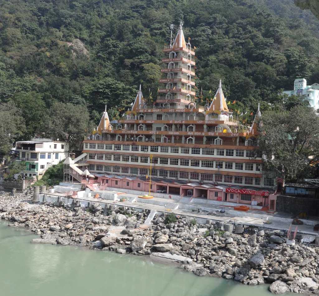Tera Manzil Temple Photo 2