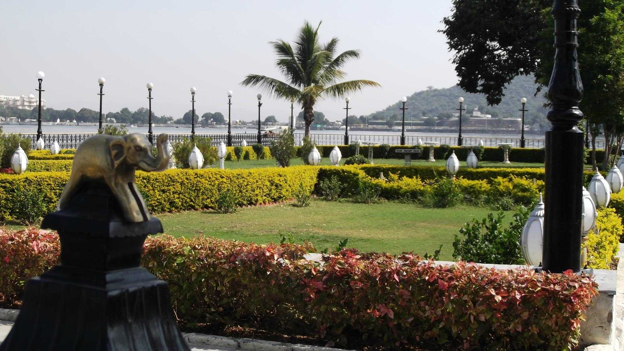 Jagmandir Isla Photo 1